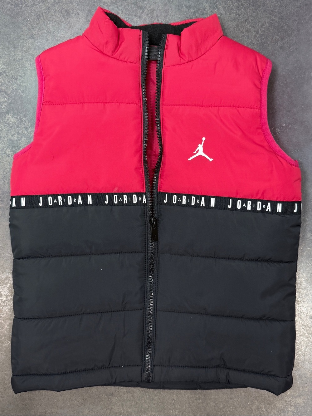 Jordan Kids' Red and Black Puffer Vest with Jumpman Logo 4-5 Years